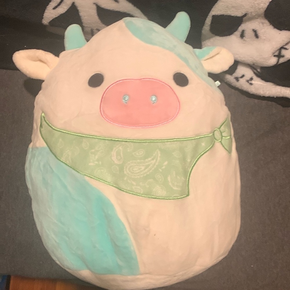 Belana the cow green bandana squishmallow NWT